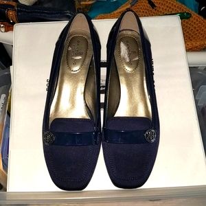 Black closed toed flats